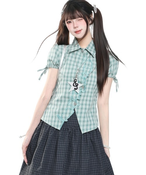 gossip!ロサンゼルス(ゴシップロサンゼルス)の「【Y2Kガーリー】レトロチェック柄キャット刺繍半袖ブラウス アシンメトリー ハートボタン パフスリーブ(シャツ/ブラウス・レディース・チェック・M)」の11枚目の写真