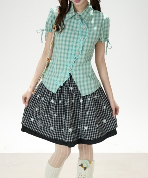 gossip!ロサンゼルス(ゴシップロサンゼルス)の「【Y2Kガーリー】レトロチェック柄キャット刺繍半袖ブラウス アシンメトリー ハートボタン パフスリーブ(シャツ/ブラウス・レディース・チェック・M)」の13枚目の写真