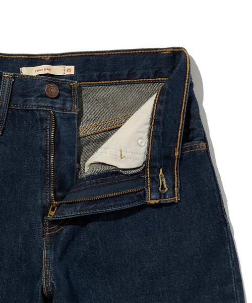 Levi's(リーバイス)の「Levi's/リーバイス EASY DAD ジーンズ ダークインディゴ(デニムパンツ・レディース・ダークインディゴブルー・28inch/27inch/26inch/25inch/24inch/23inch)」の9枚目の写真