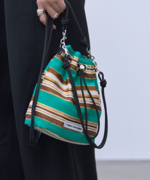 THINGS THAT MATTER（シングス ザット マター）の「【LIMITED FABRIC】TWO WAY DRAWSTRING BAG / ツー ウェイ ドローストリング バッグ（ハンドバッグ・レディース・ブラック/ブルー/ベージュ/グリーン/ピンク・FREE）」の3枚目の写真