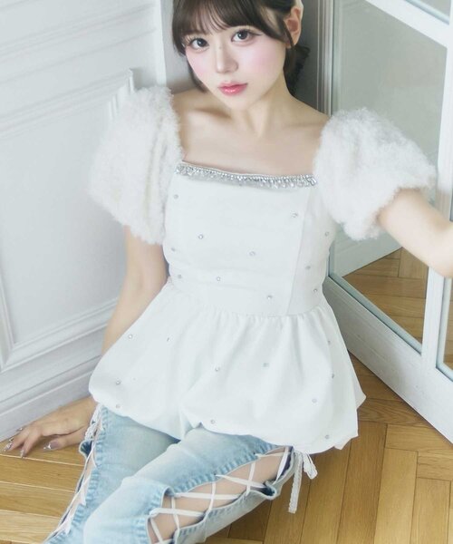 Belle Charme(ベルシャルム)の「【Belle Charme】Jewel Ballon Peplum Tops(シャツ/ブラウス・レディース・ブラック/オフホワイト/ベージュ・FREE)」の4枚目の写真