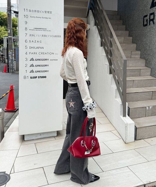 CIAOPANIC（チャオパニック）の「フラワーパッチダメージデニムパンツ（デニムパンツ・レディース・ブラック/ブルー・X-SMALL/MEDIUM/SMALL）」の3枚目の写真