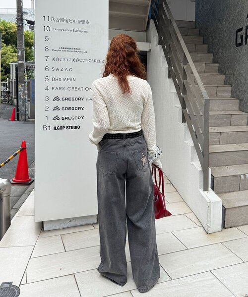 CIAOPANIC（チャオパニック）の「フラワーパッチダメージデニムパンツ（デニムパンツ・レディース・ブラック/ブルー・X-SMALL/MEDIUM/SMALL）」の4枚目の写真