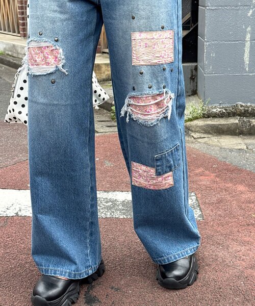 CIAOPANIC（チャオパニック）の「フラワーパッチダメージデニムパンツ（デニムパンツ・レディース・ブラック/ブルー・X-SMALL/MEDIUM/SMALL）」の17枚目の写真