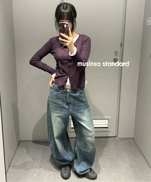MUSINSA STANDARD WOMAN（ムシンサスタンダードウーマン）の「ウィメンズエッセンシャルカーブデニムパンツ[ミディアムインディゴ]（デニムパンツ・レディース・その他・30/24/25/26/27/28/29）」の22枚目の写真