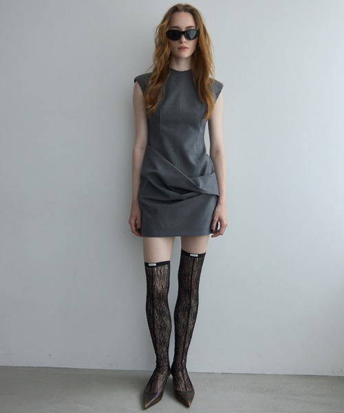JOSE MOON(ジョゼムーン)の「POWER SHOULDER MINI DRESS/パワーショルダーミニドレス(ワンピース・レディース・ブラック/グレー・36/38)」の14枚目の写真