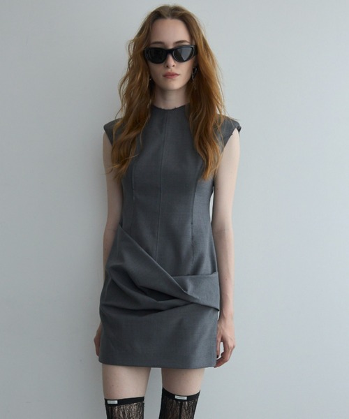 JOSE MOON(ジョゼムーン)の「POWER SHOULDER MINI DRESS/パワーショルダーミニドレス(ワンピース・レディース・ブラック/グレー・36/38)」の9枚目の写真
