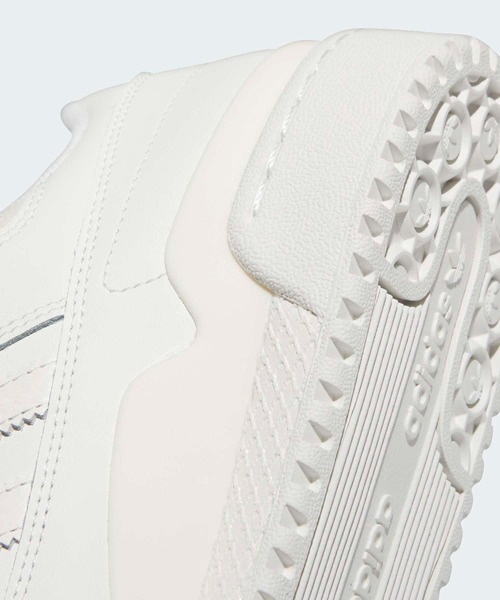 adidas(アディダス)の「フォーラム ロー CL / Forum Low CL / アディダスオリジナルス adidas Originals(スニーカー・メンズ・ホワイト・25.0cm/24.5cm/24.0cm/23.5cm/22.0cm/30.0cm/28.5cm/28.0cm/27.5cm/27.0cm/26.5cm/26.0cm/25.5cm)」の8枚目の写真