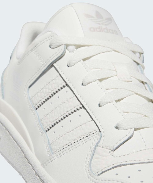 adidas(アディダス)の「フォーラム ロー CL / Forum Low CL / アディダスオリジナルス adidas Originals(スニーカー・メンズ・ホワイト・25.0cm/24.5cm/24.0cm/23.5cm/22.0cm/30.0cm/28.5cm/28.0cm/27.5cm/27.0cm/26.5cm/26.0cm/25.5cm)」の7枚目の写真