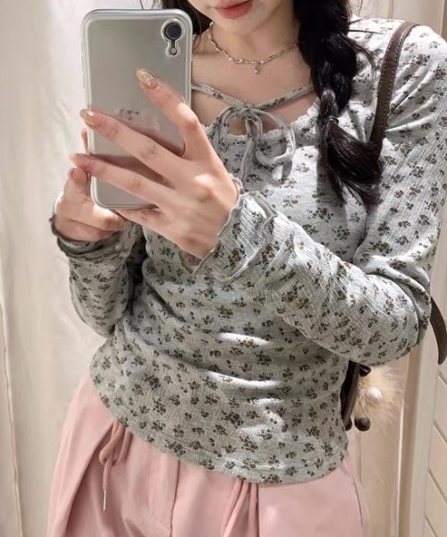 ViViDAY(ビビデー)の「フロントリボン 花柄カットソー(Tシャツ/カットソー・レディース・グレー・M)」の5枚目の写真