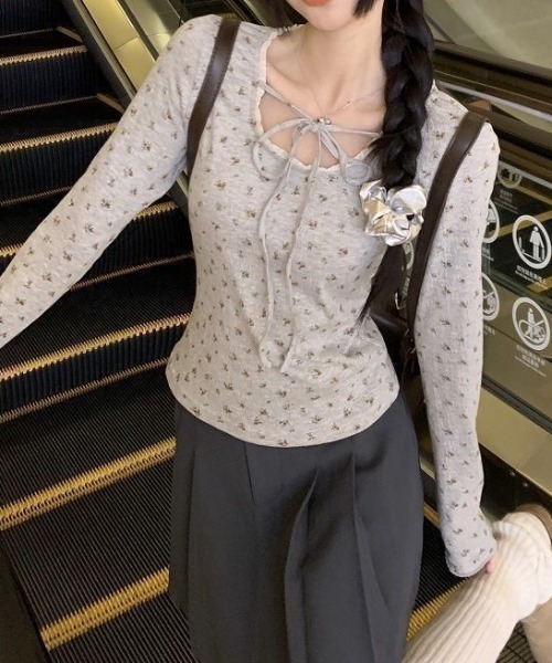 ViViDAY(ビビデー)の「フロントリボン 花柄カットソー(Tシャツ/カットソー・レディース・グレー・M)」の11枚目の写真