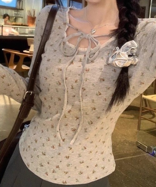 ViViDAY(ビビデー)の「フロントリボン 花柄カットソー(Tシャツ/カットソー・レディース・グレー・M)」の14枚目の写真