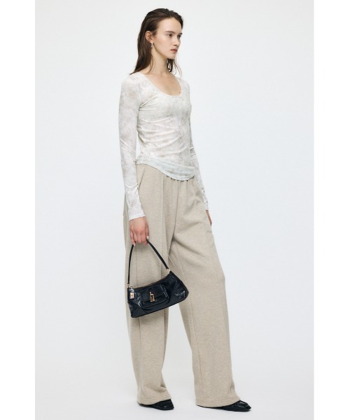 MOUSSY(マウジー)の「2WAY FLOWER VELOUR トップス(Tシャツ/カットソー・レディース・アイボリー/ネイビー・FREE)」の5枚目の写真