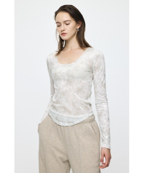 MOUSSY(マウジー)の「2WAY FLOWER VELOUR トップス(Tシャツ/カットソー・レディース・アイボリー/ネイビー・FREE)」の6枚目の写真