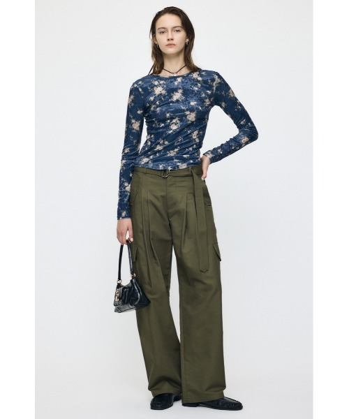 MOUSSY(マウジー)の「2WAY FLOWER VELOUR トップス(Tシャツ/カットソー・レディース・アイボリー/ネイビー・FREE)」の10枚目の写真