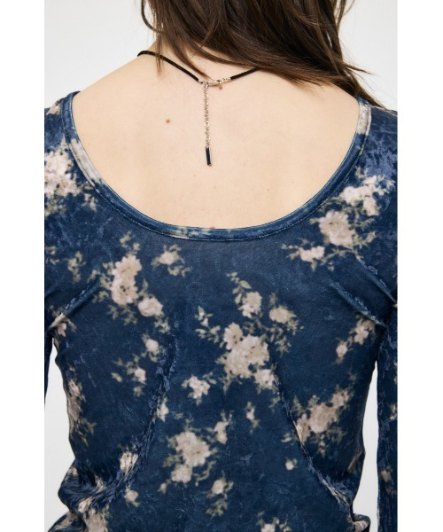 MOUSSY(マウジー)の「2WAY FLOWER VELOUR トップス(Tシャツ/カットソー・レディース・アイボリー/ネイビー・FREE)」の15枚目の写真