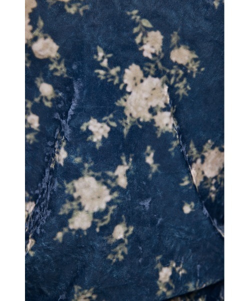 MOUSSY(マウジー)の「2WAY FLOWER VELOUR トップス(Tシャツ/カットソー・レディース・アイボリー/ネイビー・FREE)」の18枚目の写真