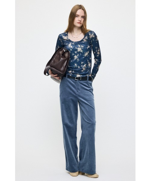 MOUSSY(マウジー)の「2WAY FLOWER VELOUR トップス(Tシャツ/カットソー・レディース・アイボリー/ネイビー・FREE)」の20枚目の写真