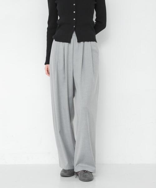 URBAN RESEARCH(アーバンリサーチ)の「『UR TECH SMOOTHLUXE』ウール混タックギャザーストレートパンツ(その他パンツ・レディース・ベージュ系その他/ライトグレー/チャコールグレー/ブルー系その他・40/38/36)」の3枚目の写真