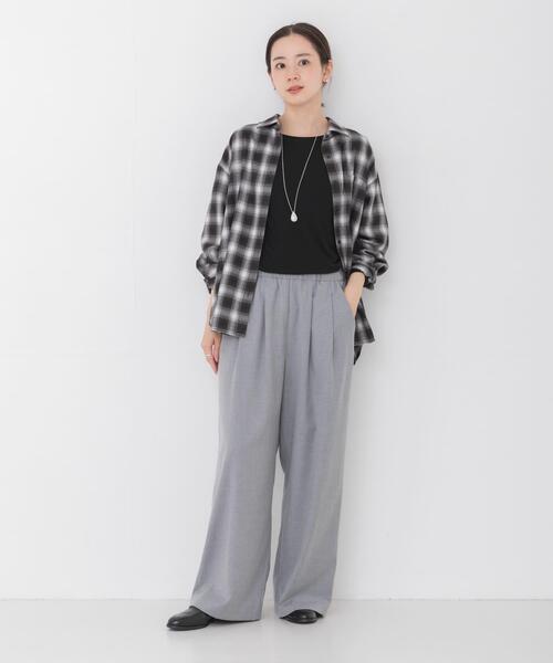 URBAN RESEARCH(アーバンリサーチ)の「『UR TECH SMOOTHLUXE』ウール混タックギャザーストレートパンツ(その他パンツ・レディース・ベージュ系その他/ライトグレー/チャコールグレー/ブルー系その他・40/38/36)」の6枚目の写真
