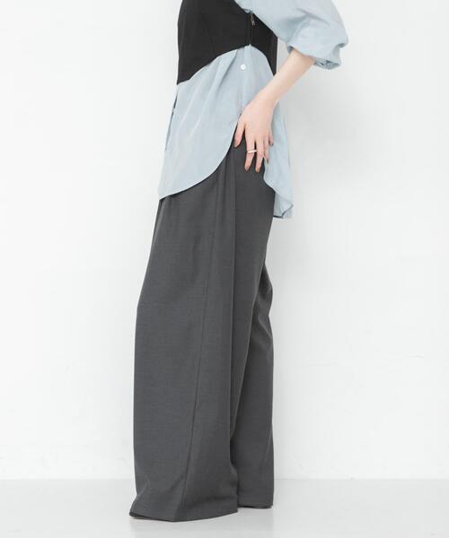URBAN RESEARCH(アーバンリサーチ)の「『UR TECH SMOOTHLUXE』ウール混タックギャザーストレートパンツ(その他パンツ・レディース・ベージュ系その他/ライトグレー/チャコールグレー/ブルー系その他・40/38/36)」の9枚目の写真