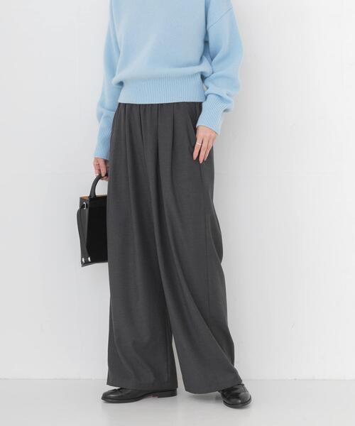 URBAN RESEARCH(アーバンリサーチ)の「『UR TECH SMOOTHLUXE』ウール混タックギャザーストレートパンツ(その他パンツ・レディース・ベージュ系その他/ライトグレー/チャコールグレー/ブルー系その他・40/38/36)」の13枚目の写真