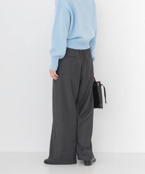 URBAN RESEARCH(アーバンリサーチ)の「『UR TECH SMOOTHLUXE』ウール混タックギャザーストレートパンツ(その他パンツ・レディース・ベージュ系その他/ライトグレー/チャコールグレー/ブルー系その他・40/38/36)」の14枚目の写真