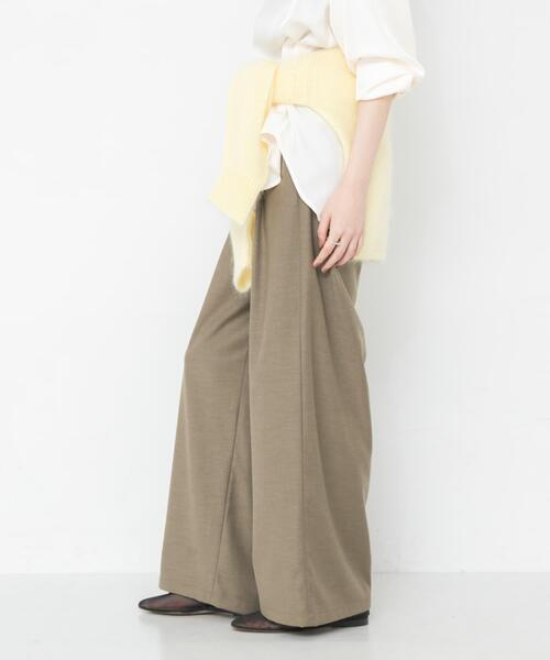 URBAN RESEARCH(アーバンリサーチ)の「『UR TECH SMOOTHLUXE』ウール混タックギャザーストレートパンツ(その他パンツ・レディース・ベージュ系その他/ライトグレー/チャコールグレー/ブルー系その他・40/38/36)」の19枚目の写真