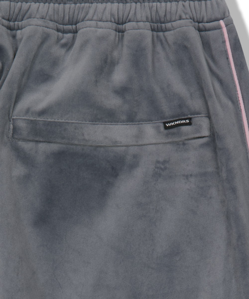 WKNDRS(ウィーキャンドース)の「VELVET TRACK PANTS (D.GREY)(スウェットパンツ・レディース・その他・MEDIUM/LARGE/X-LARGE)」の5枚目の写真