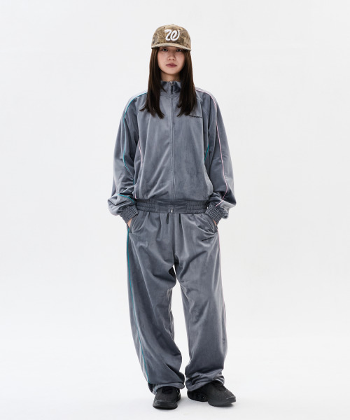 WKNDRS(ウィーキャンドース)の「VELVET TRACK PANTS (D.GREY)(スウェットパンツ・レディース・その他・MEDIUM/LARGE/X-LARGE)」の10枚目の写真
