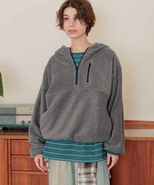niko and...(ニコアンド)の「ソフトフリースBOYSZIPパーカー(パーカー・レディース・チャコール/ベージュ/パープル/レッド・MEDIUM/LARGE)」の2枚目の写真