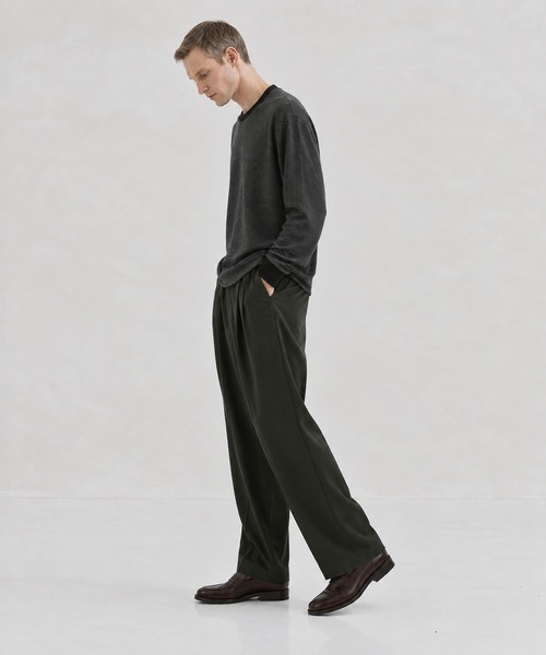 markaware(マーカウェア)の「【MARKAWARE/マーカウェア】 別注TRIPLE PLEATED WIDE TROUSERS ORGANIC WOOL SURVIVAL CLOTH(スラックス・メンズ・ブラック/グリーン・1/2/3)」の3枚目の写真