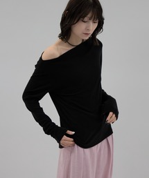 Tシャツ/カットソー（ブラック/黒色系・オフショルダー）ファッション