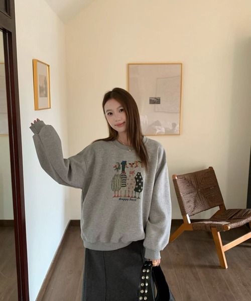 witch(ウイッチ)の「アヒルプリントのグラフィックスウェットシャツ(トレーナー)(スウェット・レディース・グレー/ネイビー/アイボリー・FREE)」の6枚目の写真