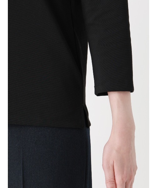 SUIT SQUARE（スーツスクエア）の「スクエアネックプルオーバー／7分袖／ウォッシャブル／接触冷感／UVカット／透け防止／ポンチ／無地（Tシャツ/カットソー・レディース・ブラウン/ブラック/オフホワイト・40/38/36）」の4枚目の写真