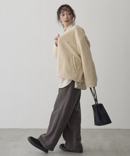 KELTY(ケルティ)の「【KELTY(ケルティ)別注】ノーカラーWジップボアブルゾン(ブルゾン・レディース・ナチュラル/ダークグレー/ベージュ・L/M)」の5枚目の写真