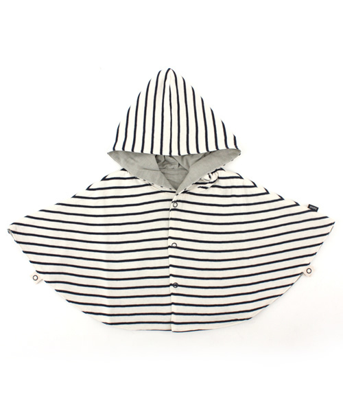 SHIPS KIDS（シップスキッズ）の「SHIPS KIDS:ボーダー/シャンブレー リバーシブル マント（girls)（ポンチョ・キッズ・オフホワイト/ライトグレー/ベージュ・ONE SIZE）」の2枚目の写真