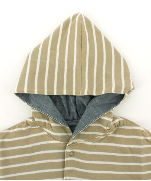 SHIPS KIDS（シップスキッズ）の「SHIPS KIDS:ボーダー/シャンブレー リバーシブル マント（girls)（ポンチョ・キッズ・オフホワイト/ライトグレー/ベージュ・ONE SIZE）」の5枚目の写真