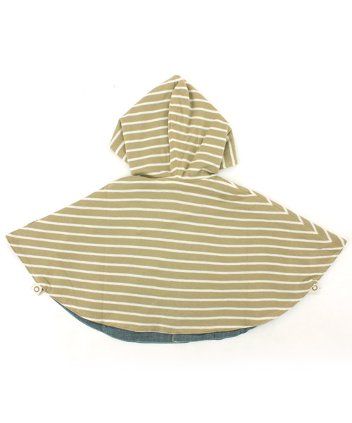 SHIPS KIDS（シップスキッズ）の「SHIPS KIDS:ボーダー/シャンブレー リバーシブル マント（girls)（ポンチョ・キッズ・オフホワイト/ライトグレー/ベージュ・ONE SIZE）」の4枚目の写真