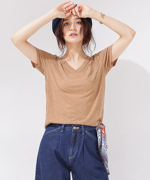 NANO universe（ナノユニバース）の「リネン混VネックTシャツ（Tシャツ/カットソー・レディース・ホワイト/ベージュ/ネイビー/ブラック/グレー・FREE）」の5枚目の写真