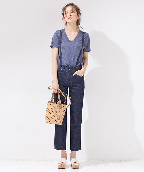 NANO universe（ナノユニバース）の「リネン混VネックTシャツ（Tシャツ/カットソー・レディース・ホワイト/ベージュ/ネイビー/ブラック/グレー・FREE）」の7枚目の写真