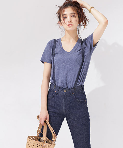 NANO universe（ナノユニバース）の「リネン混VネックTシャツ（Tシャツ/カットソー・レディース・ホワイト/ベージュ/ネイビー/ブラック/グレー・FREE）」の8枚目の写真