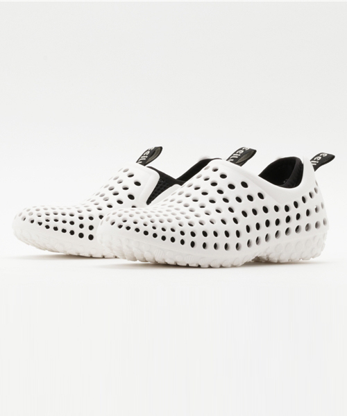 ccilu（チル）の「 ccliu チル amazon 2 アマゾンツー レインスニーカー（スリッポン・メンズ・ネイビー/イエロー/ホワイト/ホワイト系その他/ブラック/レッド・24.0cm/23.0cm/22.0cm/25.0cm/26.5cm/27.5cm/25.5cm/28.5cm）」の2枚目の写真