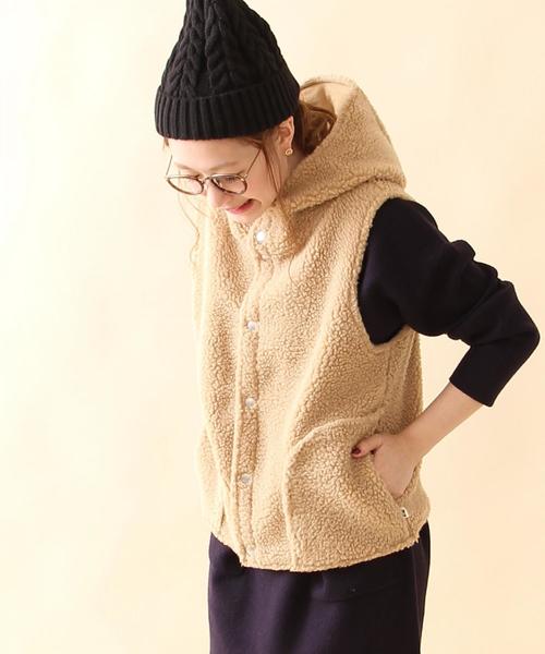 coen（コーエン）の「【昨年大ヒット・追加予約】フーデッドボアベスト(ベージュ→WEB限定)（ベスト・レディース・ベージュ/ネイビー/オフホワイト・LARGE/MEDIUM）」の2枚目の写真