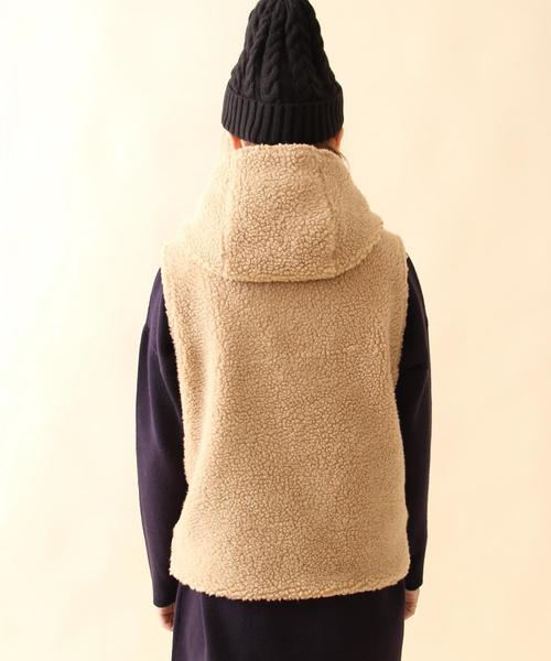 coen（コーエン）の「【昨年大ヒット・追加予約】フーデッドボアベスト(ベージュ→WEB限定)（ベスト・レディース・ベージュ/ネイビー/オフホワイト・LARGE/MEDIUM）」の11枚目の写真
