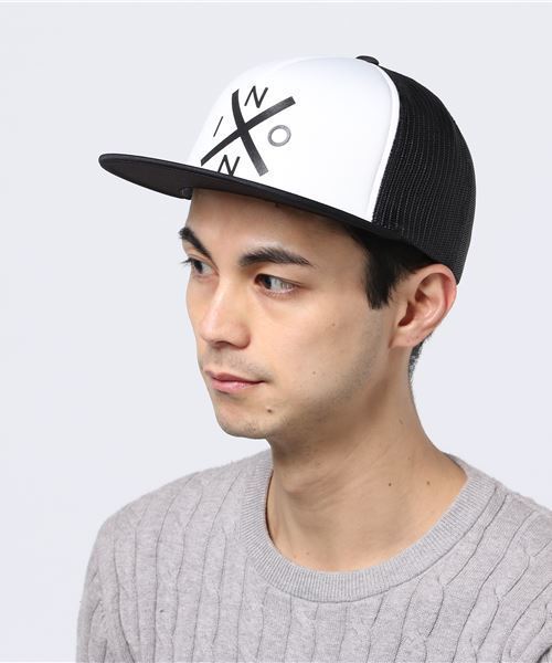 NIXON（ニクソン）の「RIDGE TRUCKER HAT NC2624005-00 BLACK/WHITE