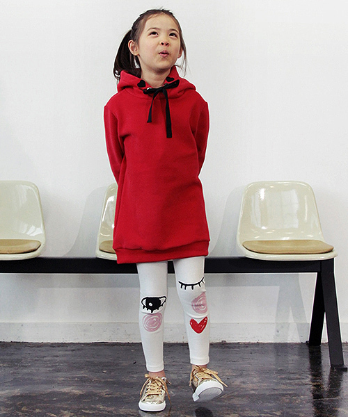 Rora（ローラ）の「Rora レッドローマン 裏起毛 ロングパーカー （パーカー・キッズ・レッド・90cm/100cm/110cm/120cm/130cm）」の17枚目の写真