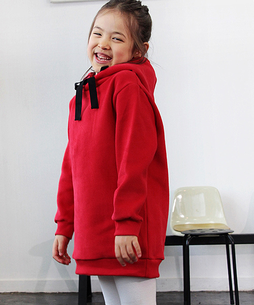 Rora（ローラ）の「Rora レッドローマン 裏起毛 ロングパーカー （パーカー・キッズ・レッド・90cm/100cm/110cm/120cm/130cm）」の6枚目の写真