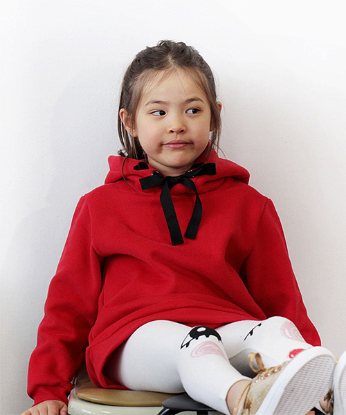 Rora（ローラ）の「Rora レッドローマン 裏起毛 ロングパーカー （パーカー・キッズ・レッド・90cm/100cm/110cm/120cm/130cm）」の7枚目の写真