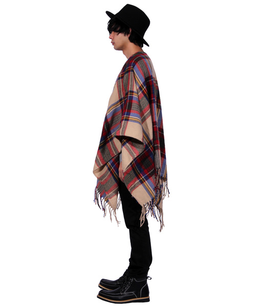 ８(eight)（エイト）の「チェックポンチョ 大判 マフラー ストール（ポンチョ・メンズ・ブラック/ベージュ/レッド/グリーン・FREE）」の9枚目の写真